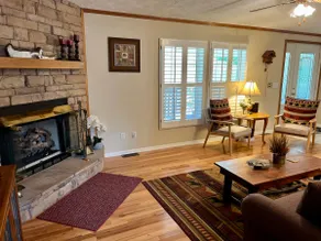 Rita’s Smokey Mountain Lodge - Image 5