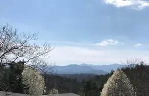 Rita’s Smokey Mountain Lodge - Image 2