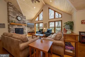 Serene Mountain Escape: Hot Tub, Foosball, Views! - Image 2