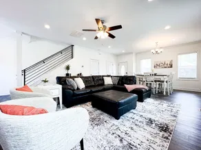 Dual Homes, 8 Beds: A Double Delight in Wilmington - Image 4