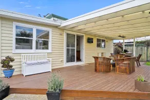 'Salt and Sand” Beach House, 10 min to Airport - Image 5