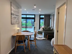 3 bedroom apartment in Newmarket - Image 3
