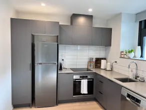 3 bedroom apartment in Newmarket - Image 5