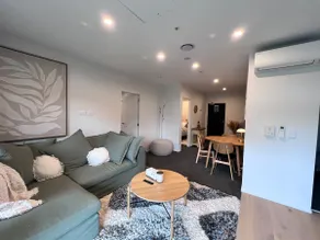 3 bedroom apartment in Newmarket - Image 2