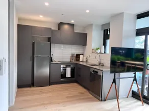 3 bedroom apartment in Newmarket - Image 4
