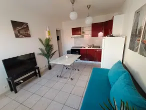 Independent apartment – Toulon – Les Routes - Image 3