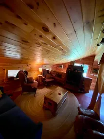 Spacious Renovated Barn Apt on 100 acres! - Image 4