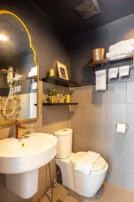 Elegant 2BRCondo in the Heart of Ortigas - Image 4