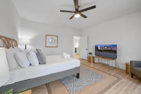 Cozy 3BR near Zoo | Hospitals | UC | Free Parking - Image 3