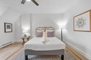Cozy 3BR near Zoo | Hospitals | UC | Free Parking - Image 2