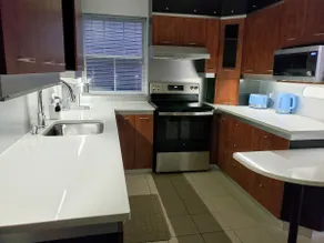 Lili Rose, 4 bedrooms 2 bathrooms house, downtown - Image 2