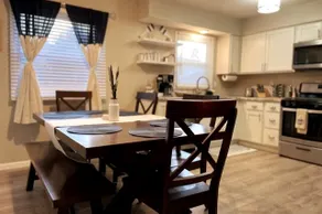Glendale Riverfront Townhouse | 10M To Downtown - Image 5