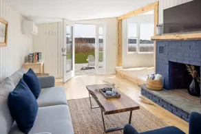 Riverside Retreat on the Hudson - Modern Cottage - Image 2
