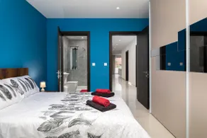 Modern Stylish 3 BR APT with Balcony - Image 3