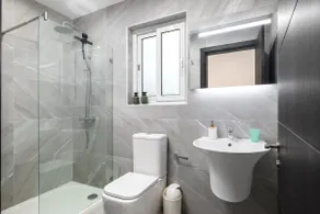 Modern Stylish 3 BR APT with Balcony - Image 2