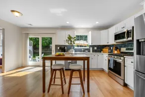 Stylish Home w King Beds, Walk to Beach & Downtown - Image 5