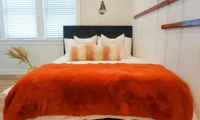 Cozy One Bedroom - Image 2