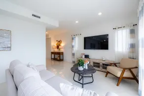 Casa Palmera -3.5BA/4BD - South Florida. - Image 2