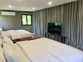 Premier Loft 2 w/ Kitchen,WiFi,Netflix,Pool Access - Image 2