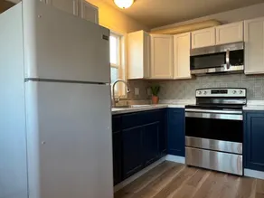 Delightful Sleek Modern 2 Bed 1 Bath apt - Image 4