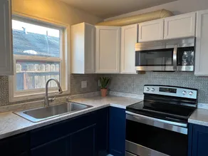 Delightful Sleek Modern 2 Bed 1 Bath apt - Image 3