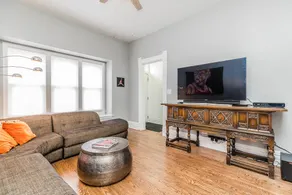 Grand Champions Suite, West Town - Image 4