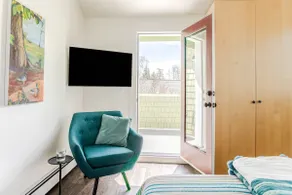 Madison Park Apartment - Image 2