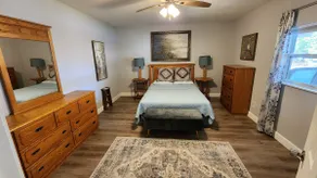 Quiet Home Near the Springs - Image 5
