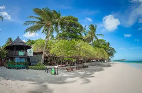 Grand Deluxe Bungalow + Free Breakfast + Bathtub - Image 3