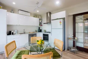 Beautiful Pet Friendly 1BR Cottage With Patio - Image 5