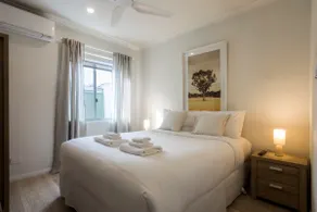 Beautiful Pet Friendly 1BR Cottage With Patio - Image 4