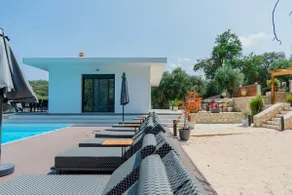 Nr Barbati 5 Bedrooms - Modern Villa sleeps 10 - Image 3