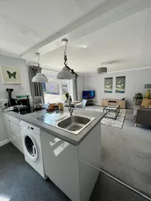 2-bedroom Apartment Woodgrange Court - Image 2