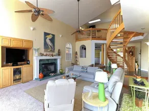 Glenhaven with Exotic Lake View - Image 2