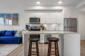 Exquisite 2 BR Condo near DT Core | UG Parking |AC - Image 5