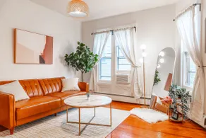 King Bed/ 5 min to Yale/ East Rock Gem - Image 2