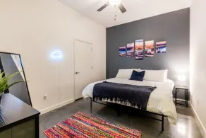 *Memphian KING SUITE downtown with a POOL and GYM* - Image 5