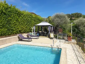 Cozy with pool. - Image 2