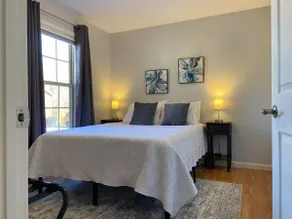 Quiet 2 bed home less than 2 miles from Downtown - Image 3