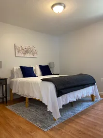 Quiet 2 bed home less than 2 miles from Downtown - Image 5