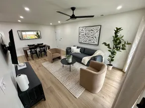 Chic 2 bedroom with spacious backyard + BBQ - Image 3