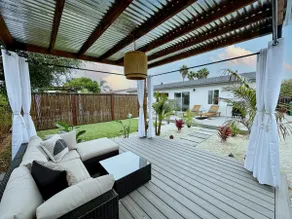 Chic 2 bedroom with spacious backyard + BBQ - Image 5