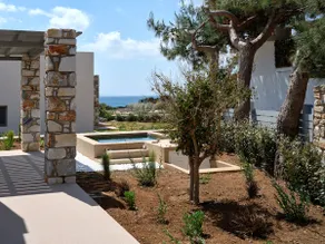 Bohu Residence • Garden Villa with Jacuzzi - Image 5