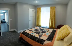 Spacious Home Near the Canyon - Image 3