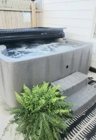 Modern Lake Erie Cottage w/ Hot Tub Near Wineries - Image 3