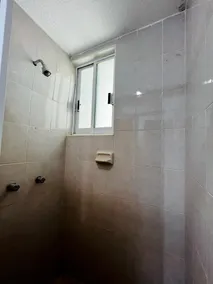 Spacious house in a residential development - Image 5