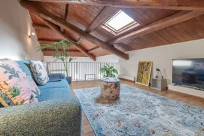 Bright and Comfortable by the Sea with Air Conditioning - Image 4