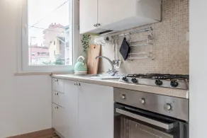 Bright and Comfortable by the Sea with Air Conditioning - Image 2