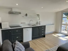 The Cabin - Image 4