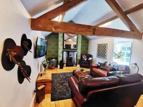 Pheasants Retreat with Hot Tub and Fire Pit - Image 3